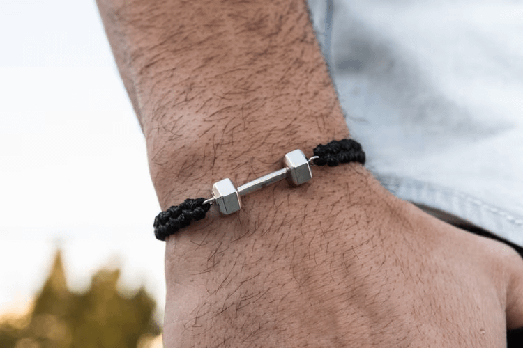 How to Incorporate Dumbbell Bracelets into Your Workout Routine